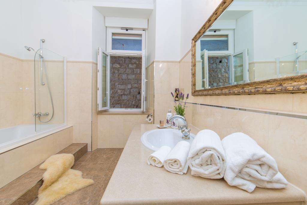 Luxury Seafront Apartment Banje Dubrovnik Bagian luar foto