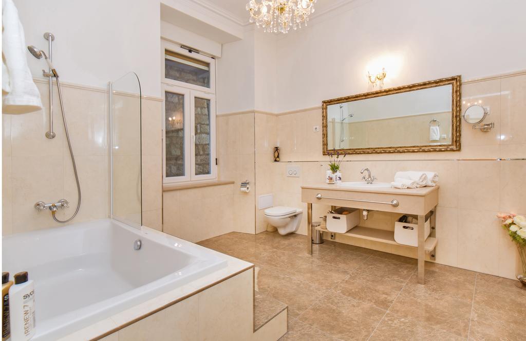 Luxury Seafront Apartment Banje Dubrovnik Bagian luar foto