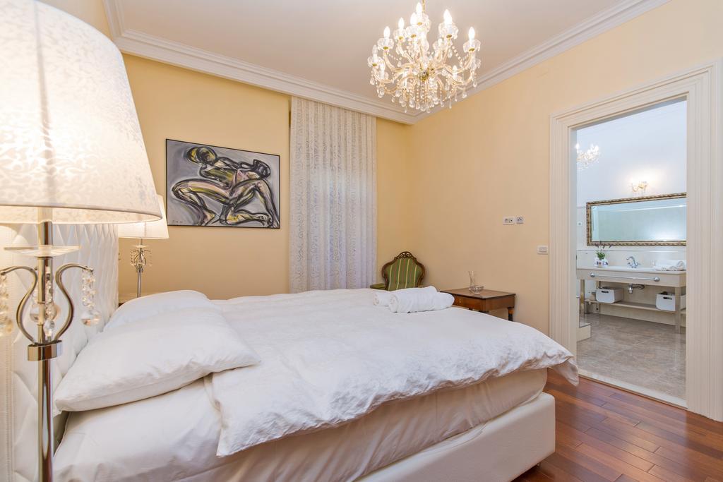 Luxury Seafront Apartment Banje Dubrovnik Bagian luar foto