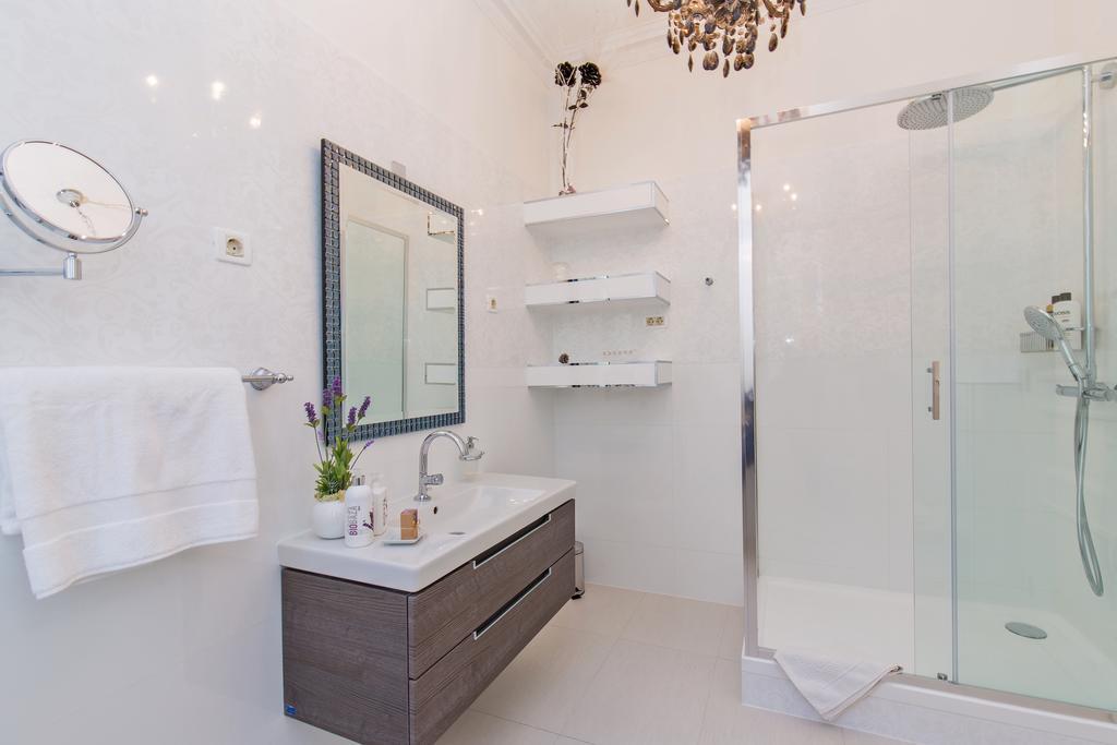 Luxury Seafront Apartment Banje Dubrovnik Bagian luar foto