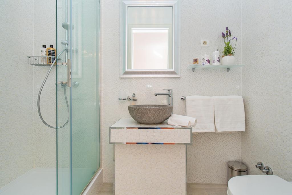 Luxury Seafront Apartment Banje Dubrovnik Bagian luar foto